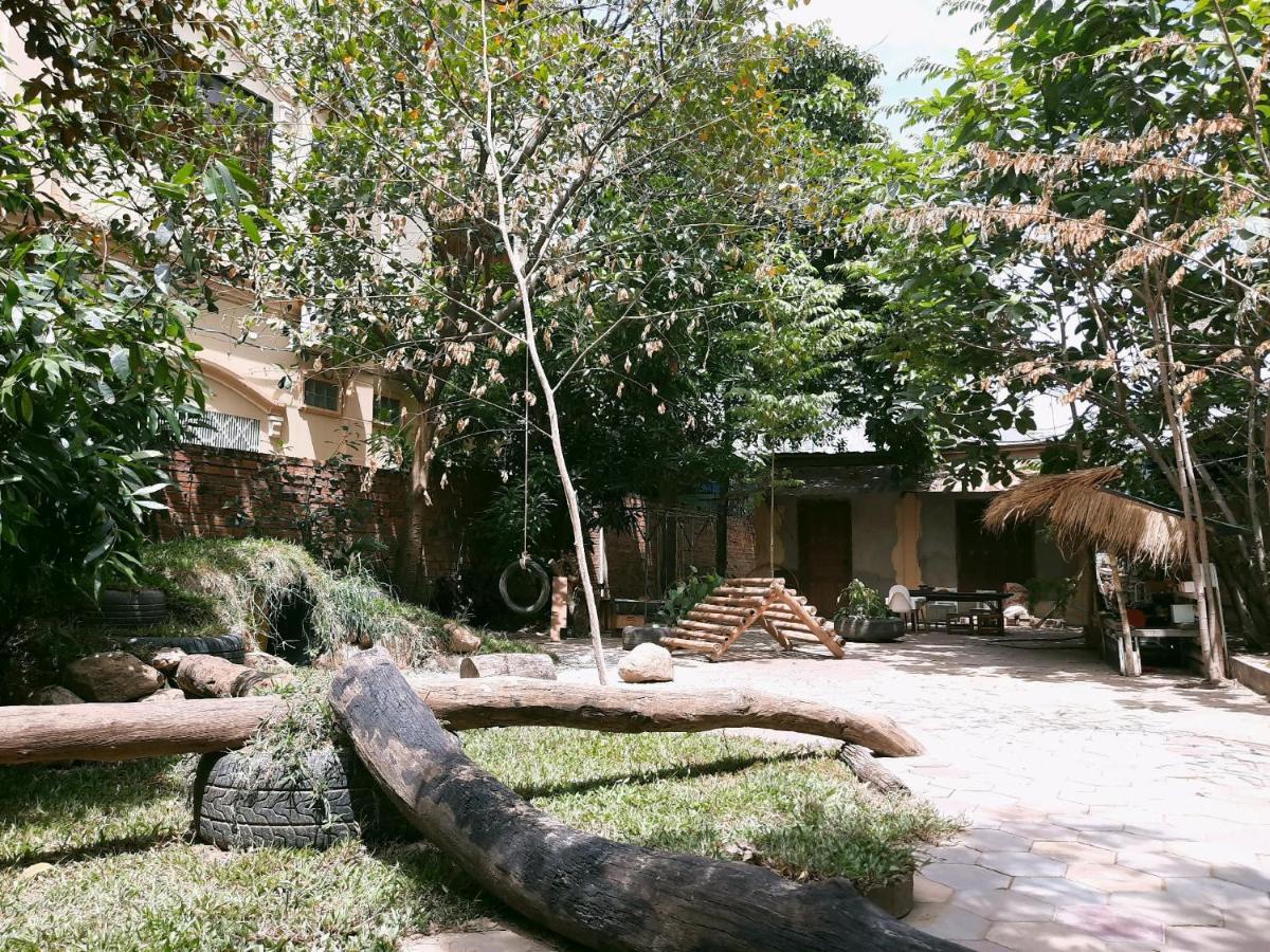 Makers Guesthouse Siem Reap Exteriör bild