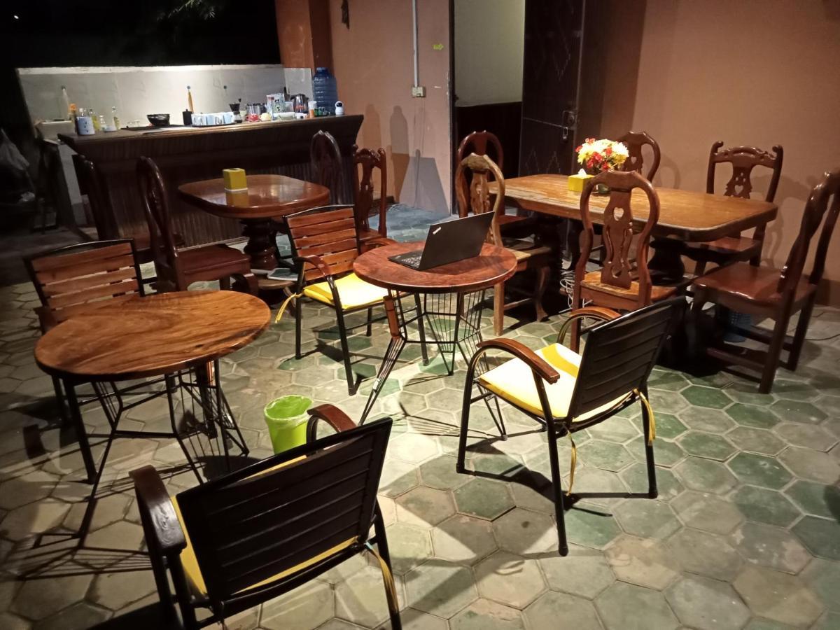 Makers Guesthouse Siem Reap Exteriör bild